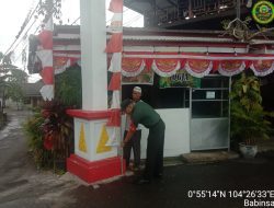 Jelang Peringatan HUT Kemerdekaan Republik Indonesia, Babinsa Kelurahan Tanjungpinang Barat Himbau Warga Untuk Kibarkan Bendera Merah Putih