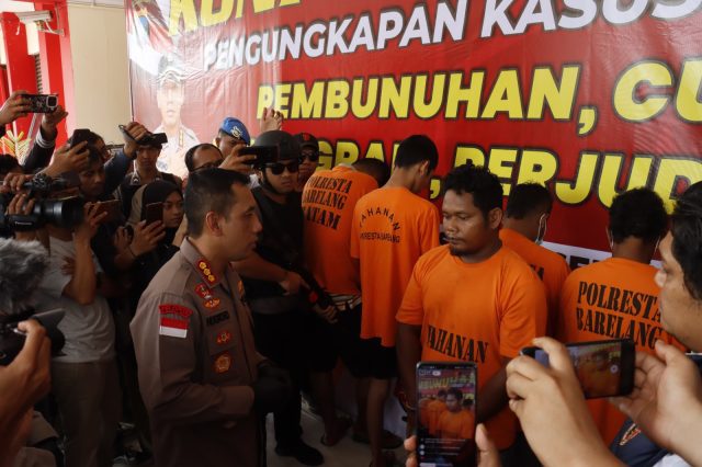 Kapolresta Barelang ungkap Kasus Pembunuhan, Kamis (21/12/2023)