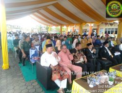 Serda M Chaniago Bersama Bhabinkamtibmas Hadiri Penyerahan KTP Elektronik Di SMAN 7 Tanjungpinang