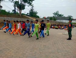 Babinsa Batu IX Latih PBB Siswa Baru SMPN 17 Tanjungpinang dalam Kegiatan MPLS