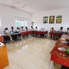 Babinsa Kawal Koramil 02/Bintim Monitor Pembagian Makanan Bergizi Kolaborasi PT BAI dan Pemkab Bintan