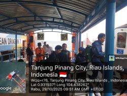 Babinsa Tanjungpinang Kota Koramil 01/Kota Pantau Aktivitas Penumpang di Pelabuhan SBP