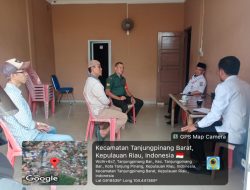 Babinsa Tanjungpinang Barat Koramil 01 Kota Imbau Warga Tingkatkan Keamanan Saat Tarawih