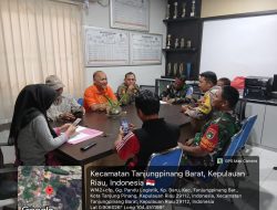 Babinsa Kampung Baru Koramil 01 Kota Gelar Komsos, Ajak Warga Tingkatkan Kewaspadaan Selama Ramadan