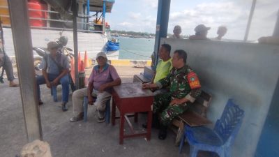 Babinsa Tanjungpinang Kota Koramil 01 Kota Ajak Warga Tingkatkan Keamanan Lingkungan